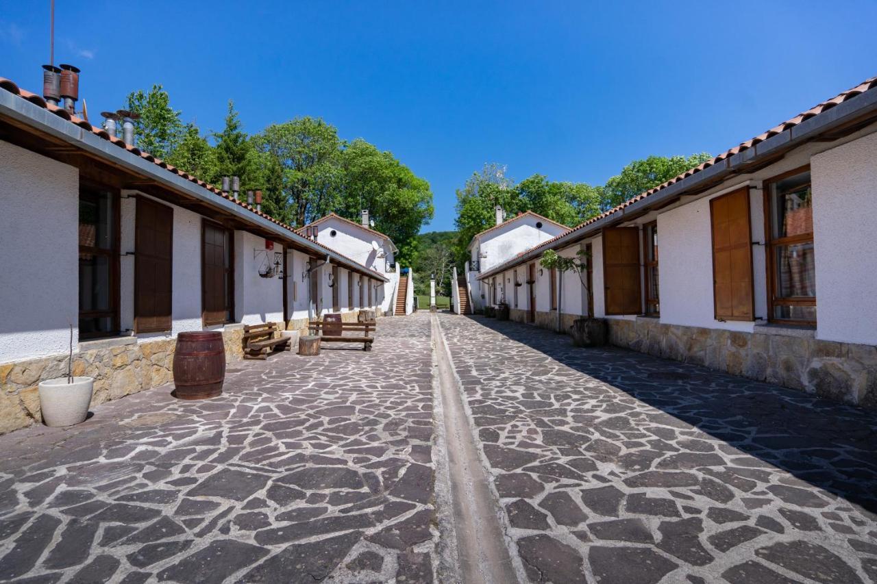Kampaoh Sierra De Urbasa Hotel Bacaicoa ภายนอก รูปภาพ